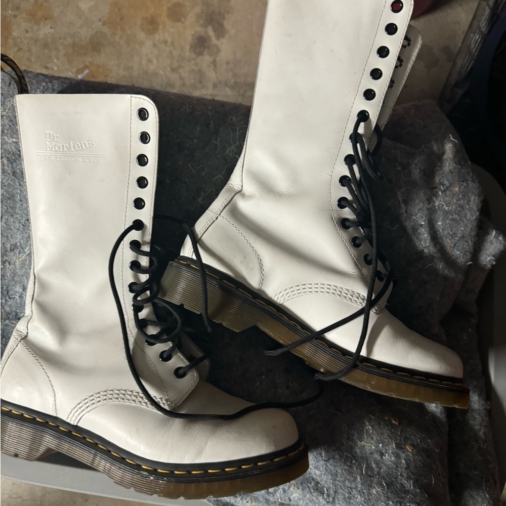 White Dr martens 14 hole